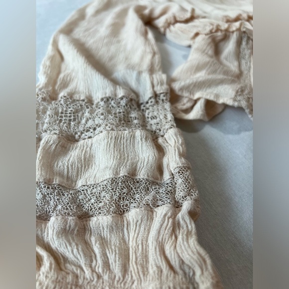 American eagle Women’s boho lace ruffled top, Medium - Picture 2 of 7